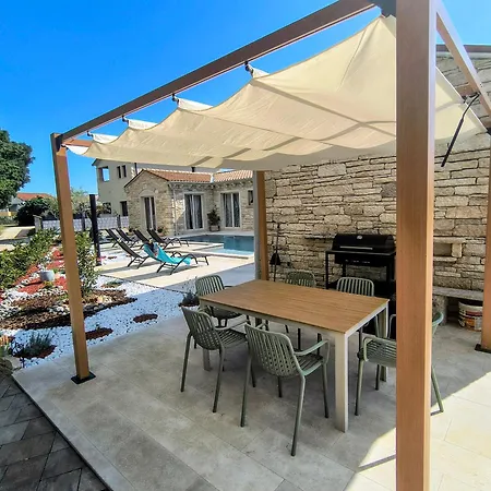 Stonica Villa