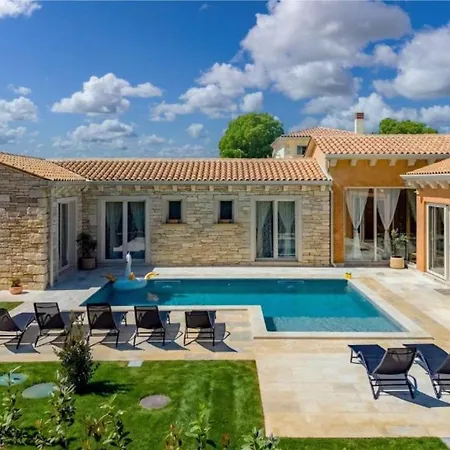 Villa Stonica *