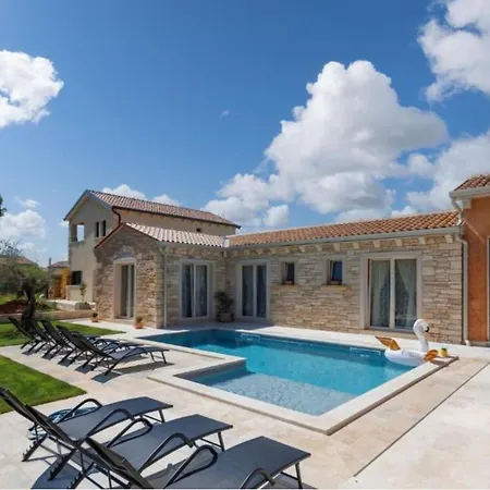 Stonica Villa