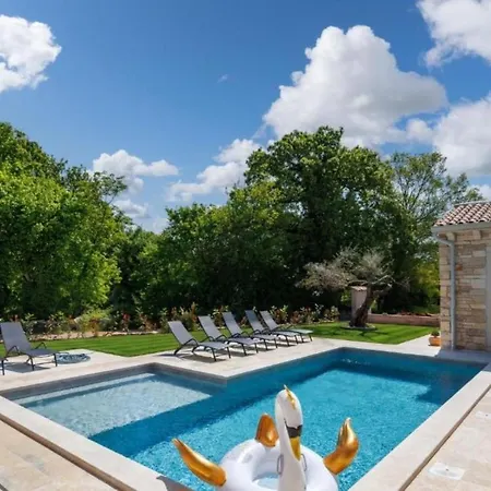 Villa Stonica *