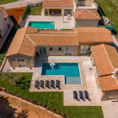 Stonica Villa Kringa