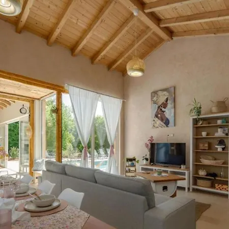 Stonica Villa