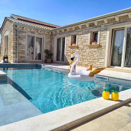 Stonica Villa Kringa